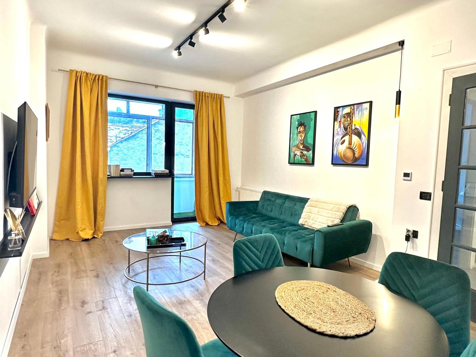 Peaceful Condo For Romantic Getaways Near Black Church - 3Min Walk Braşov Eksteriør bilde